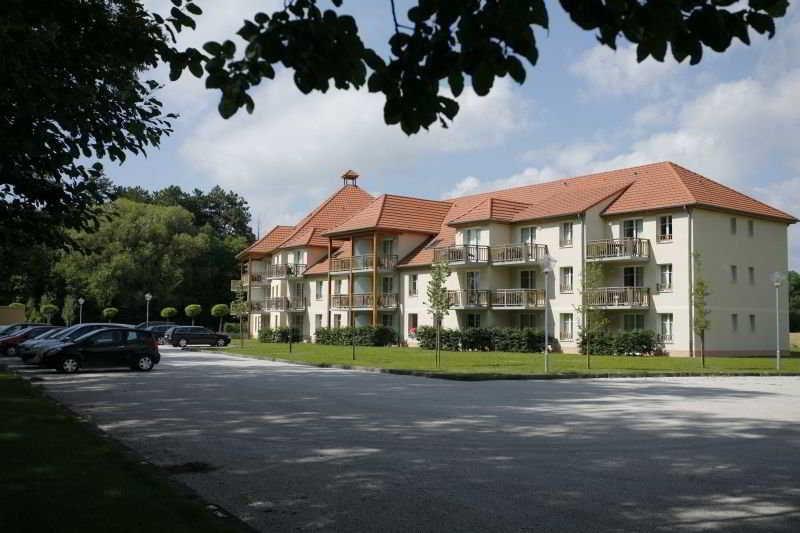 Residence Vtf Les Allees Du Green Levernois Exteriör bild