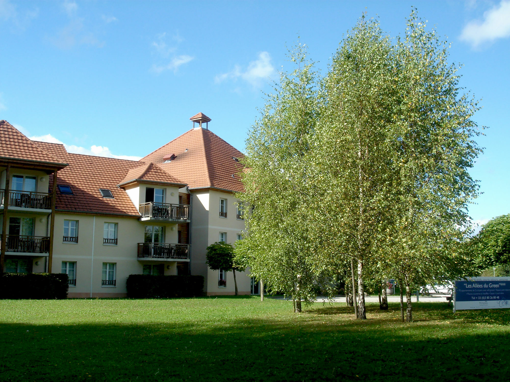Residence Vtf Les Allees Du Green Levernois Exteriör bild